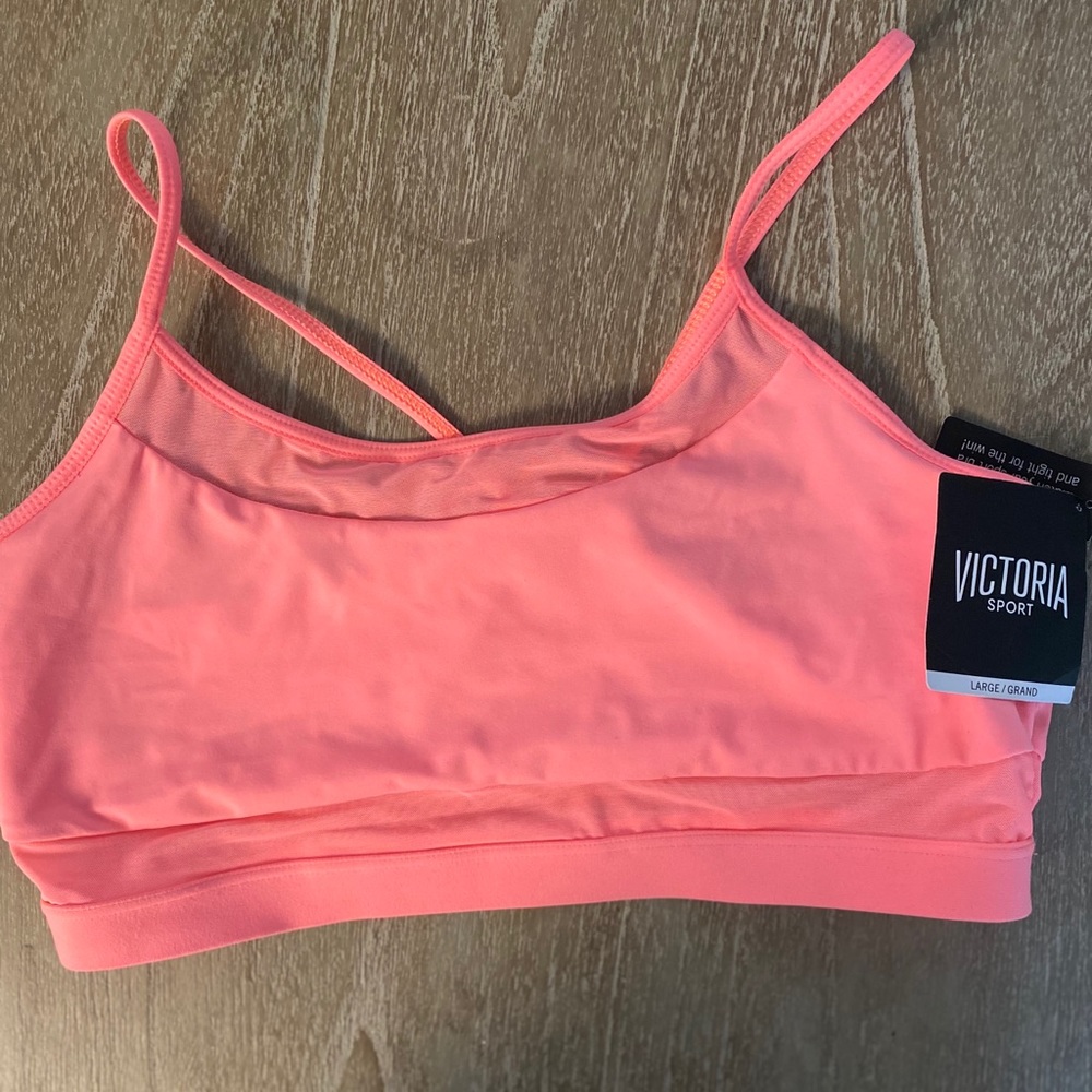Victoria’s Secret sports bra nwt size large